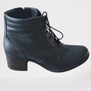 Clarks Hollis Black Leather Ankle Boot Size 9.5 Jasmine Lace-Up
